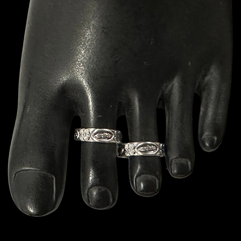 925 Sterling Silver Oxidized Toe-rings - Design